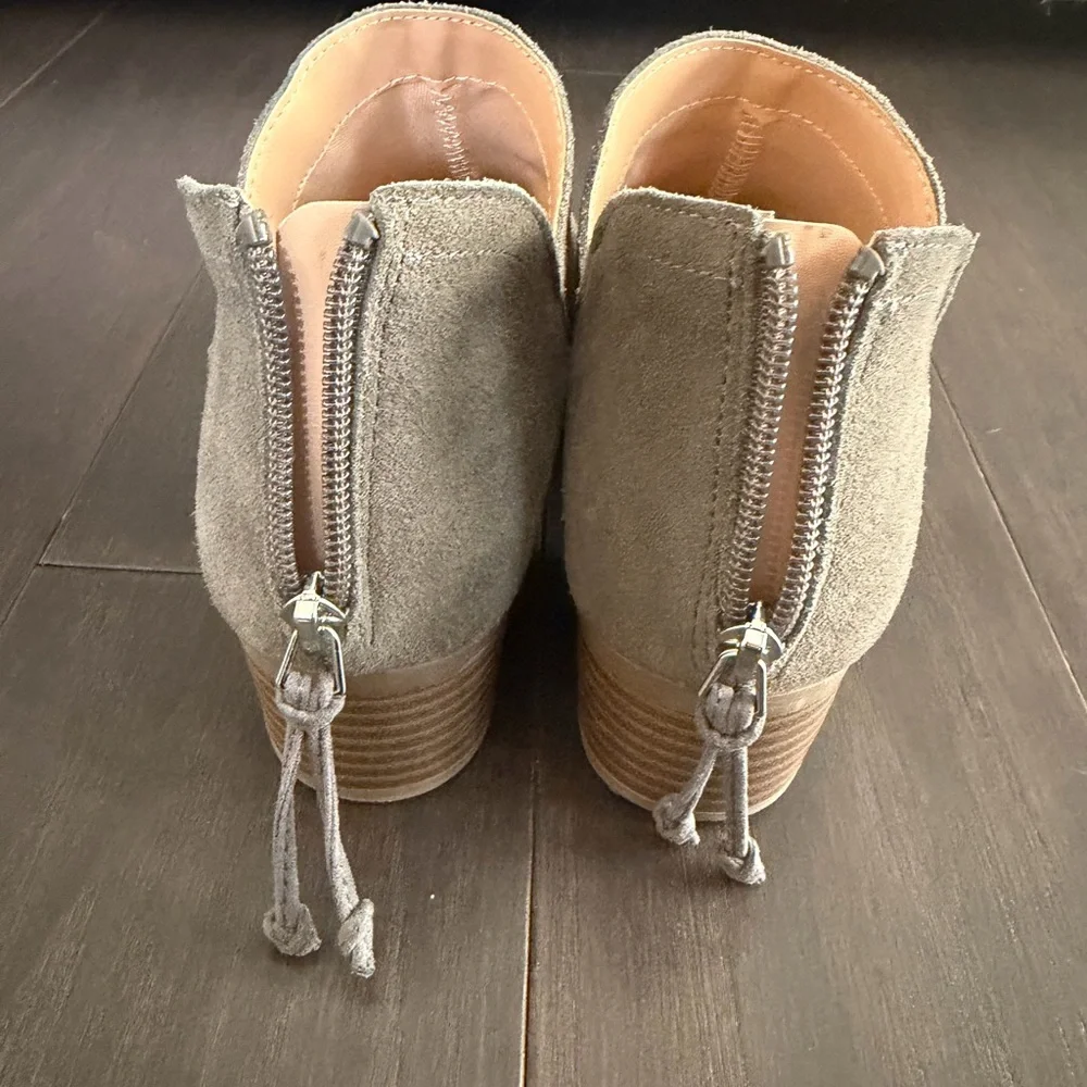 Kenneth Cole Taupe Ankle Booties